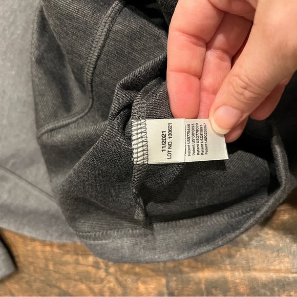 LALABU Men’s Dad Shirt for Baby Wearing in Gray size medium - Picture 9 of 12